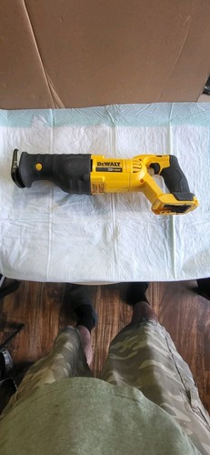 Dewalt 20 V DCS380 Säbelsäge (nur Werkzeug)