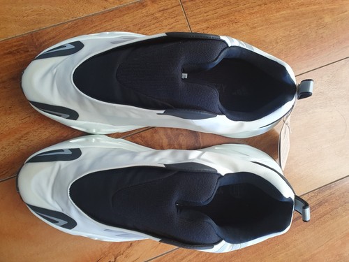 Adidas Yeezy Boost 700 MNVN - Picture 8 of 10