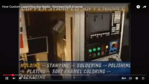 US Navy 14 Karat vergoldete Cloisonne Anstecknadel - Video 1 von 1