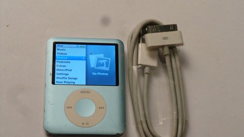 Apple iPod Nano 3rd Generation Blue (8 GB) Works Great