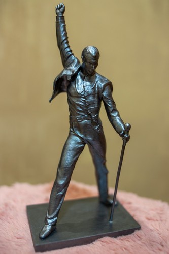 Freddie Mercury action figure Queen rock band statuette - Picture 11 of 16