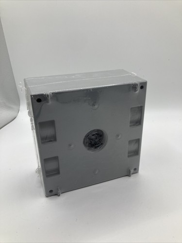 leviton Two Gang Weatherproof Electrical Box, Aluminum, 5) 3/4” outlet Holes new - Picture 3 of 6