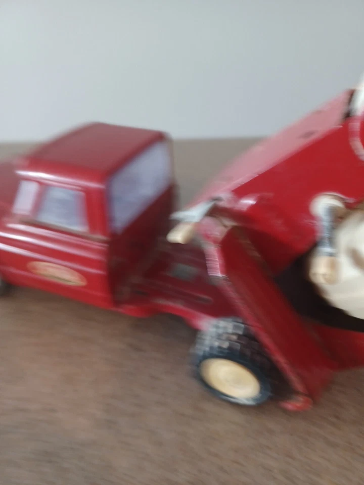 Camión mezclador de cemento vintage TONKA Jeep de 9" de largo - rojo Foto 3 de 4