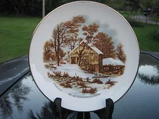 FULLER BRUSH COMPANY THE OLD HOMESTEAD IN WINTER PLATE VINTAGE GOLD TRIM 1978 