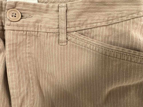 Women's Saint Johns Bay Stretch Pinstripe Capri Beige & White size 12 (A621) - Picture 7 of 9