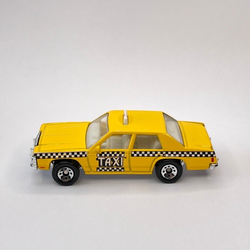 Matchbox MB 56 Ford LTD Taxi Cab Yellow Body TAXI Tampo on The Doors Mint - Imagen 6 de 8
