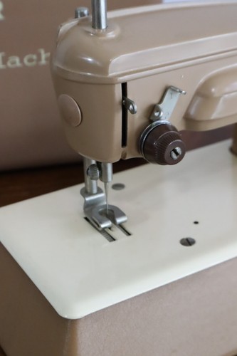 Macchina da cucire vintage anni 60 Singer 9" SewHandy per bambini 40K e custodia Gran Bretagna - Foto 3 di 11
