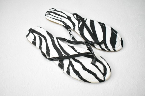 Sandals Flip-flops Thong Zebra Size Large 9 - 10 Women's New  - Picture 1 of 5