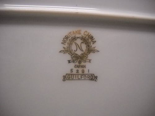 Noritake Fine China Guilford 5291 16" Oval Serving Platter White with Gold trim - Picture 7 of 7