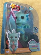 Fingerlings Baby Dragon NOA w/ 40 Sounds Teal Blue Glitter WowWee Wearable Pets