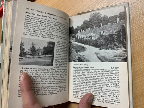 1951 "LET'S HALT AWHILE IN BRITAIN" HOTELS & INNS UK ILLUSTRATED HB BOOK (P3) - Picture 18 of 21
