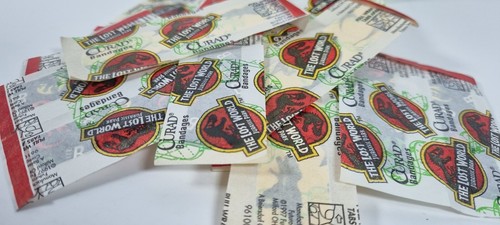 Vintage 1997 Jurrasic Park: The Lost World Dino Damage Curad Adhesive Bandages - Imagen 2 de 6