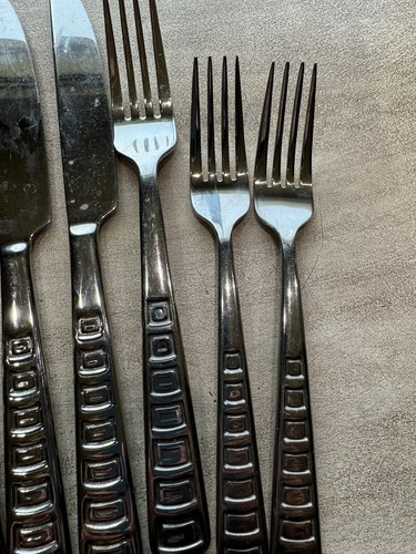 Fiesta Celebration Flatware Stainless Steele Knifes And Forks 7 - Picture 4 of 5