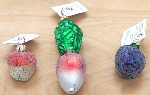 Juego Christopher Radko (3) NUEVO CON ETIQUETA adornos de bayas, rábanos y fresas de colección - Imagen 2 de 6