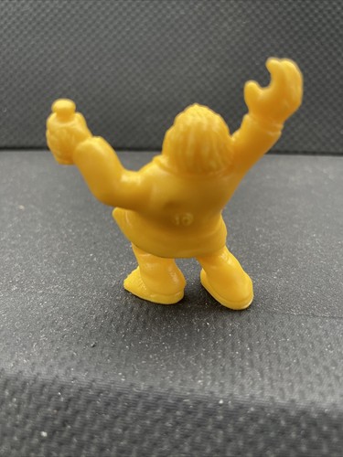 MONSTER IN MY POCKET MIMP SERIES 1 #39 Mad Scientist YELLOW - Picture 2 of 2