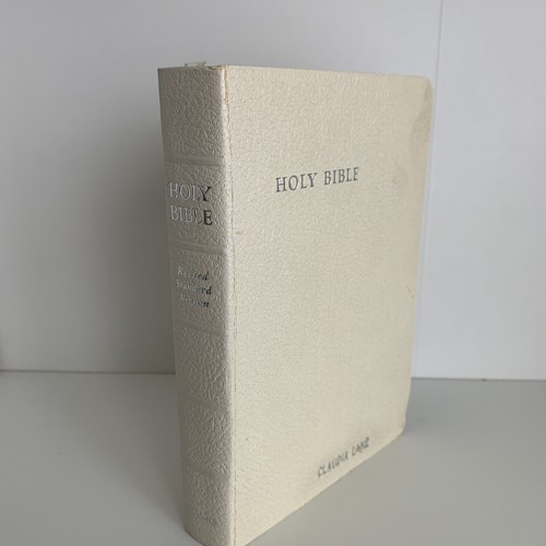 Vintage Holy Bible Cream Leatherette Cover 1960s - Picture 10 of 14