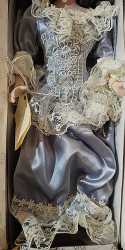 New Porcelain 18" Heritage Signature Collection VANESSA DOLL Elegant Collector - Picture 5 of 7