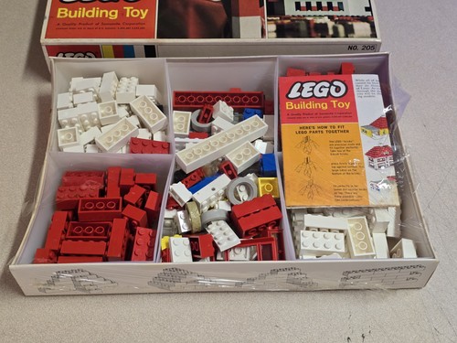 Giocattolo da costruzione Lego 1966 vintage - piccolo set base - #205 - NUOVO SIGILLATO IN FABBRICA! - Foto 8 di 15