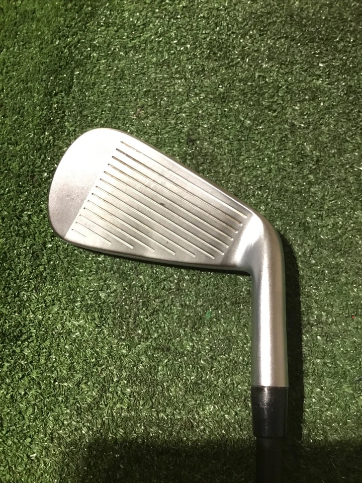 Cleveland Left Handed Launcher XL 26* 6 Iron Seniors Catalyst 50 Graphite Shaft - Image 3 of 4