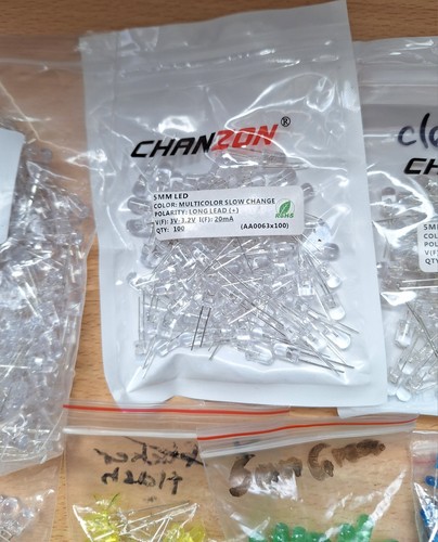 Large Joblot Of LEDs Diffused LED Diode Green Red White Blue Yellow Clear - Picture 5 of 11