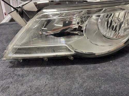 2009-2011 Volkswagen Tiguan Left Driver LH Side Halogen Headlight OEM  - Photo 2 sur 8