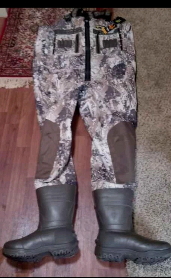 Vadeadores TideWe. Etiquetas nuevas todavía en ellos, excelente cobertura para Fly Fushing Foto 2 de 2