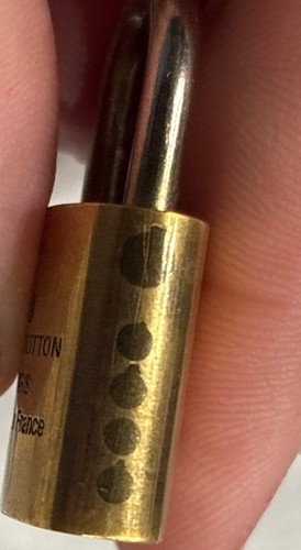 Authentic LOUIS VUITTON Lock & NO Key Padlock unpolished brass LV - Picture 5 of 6