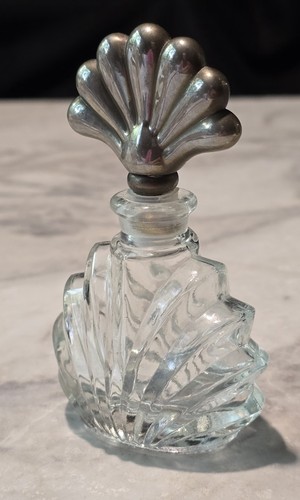 VINTAGE INTERNATIONAL SILVER CO PERFUME BOTTLE W/ FAN TOP - Picture 2 of 14