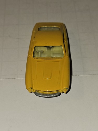 Matchbox Series #75 Yellow Ferrari Berlinetta - Picture 2 of 7