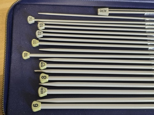 Eccezionale Abel Morrall Aero Set ferri da maglia imperiali 30 cm custodia blu - Foto 5 di 15