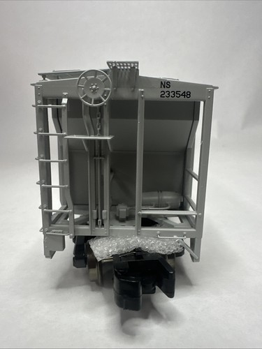 MTH #23548 NORFOLK SOUTHERN PS-2 2bay COVERED HOPPER, S GAUGE Train FreeShip C25 - Picture 6 of 9