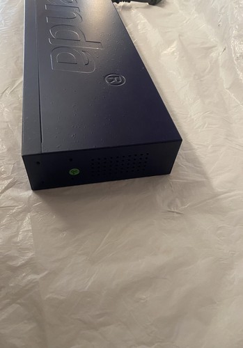 Tenda TEH1600M 16-Port Fast Ethernet Switch - Picture 11 of 12