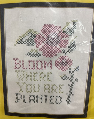 Vintage Patty Ann Creations Cross Stitch Kit Big Stitch BLOOM SAMPLER #239 - Picture 3 of 3