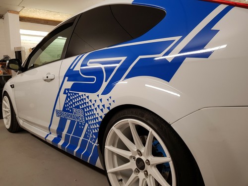 Ford Focus ST Niestandardowa naklejka Design Naklejki samochodowe Garaże Projekt 2 strony - Zdjęcie 1 z 10