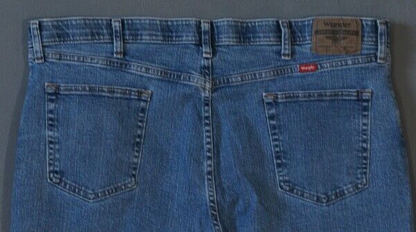 VG09410 **WRANGLER** STRAIGHT LEG JEANS 42X29 (msr 42 VG09410 **WRANGLER** STRAIGHT LEG JEANS 42X29 (msr 42