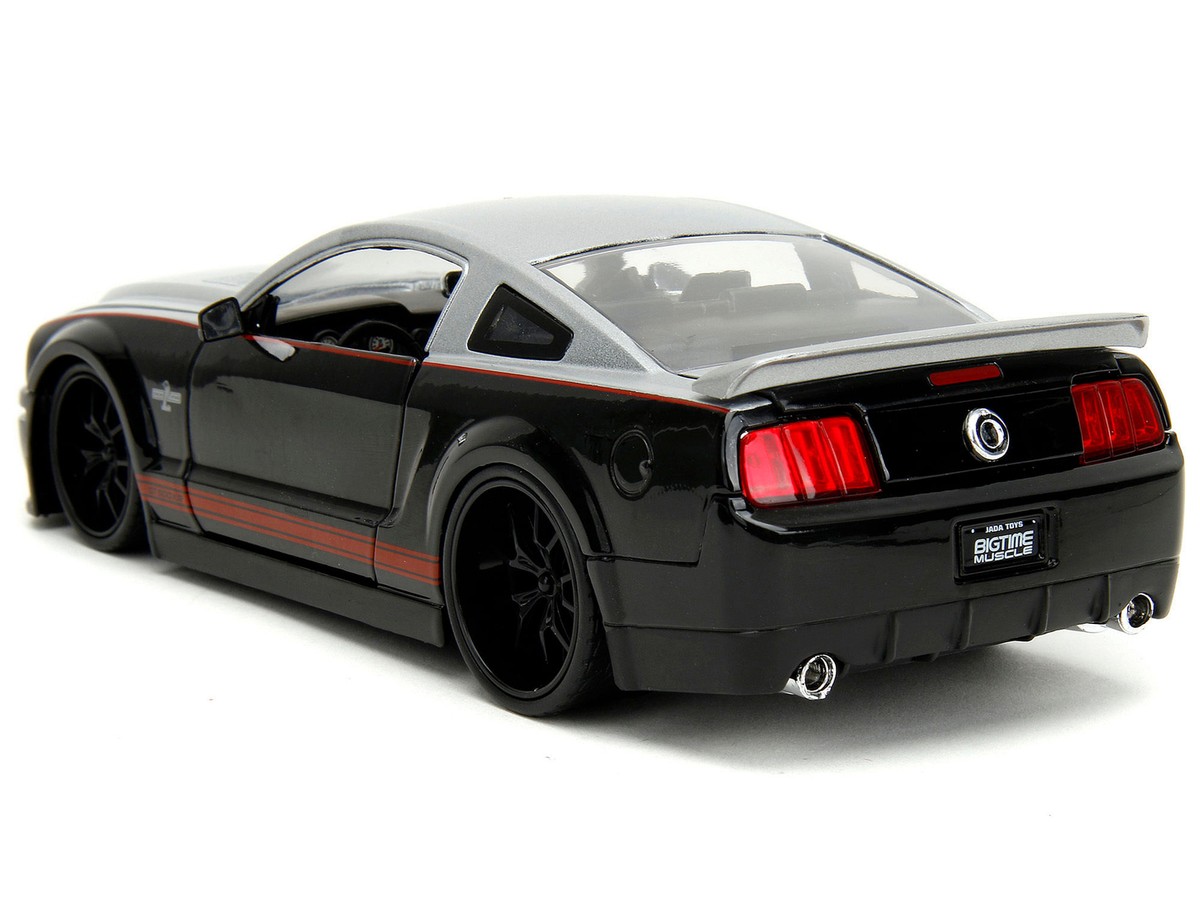 2008 Shelby GT ミニカー　フォード　マスタング　1/18 Amazon | Shelby Collectibles 1/18 GT500KR 2008年 Black COBRA