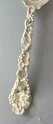 Cuchara para servir Godinger vid ornamentada mango perforado placa de plata 11" estampada - Imagen 3 de 9