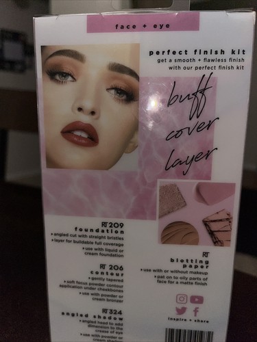 Juego de cepillos Real Techniques Perfect Finish Kit - Pack de 3 - Imagen 6 de 7