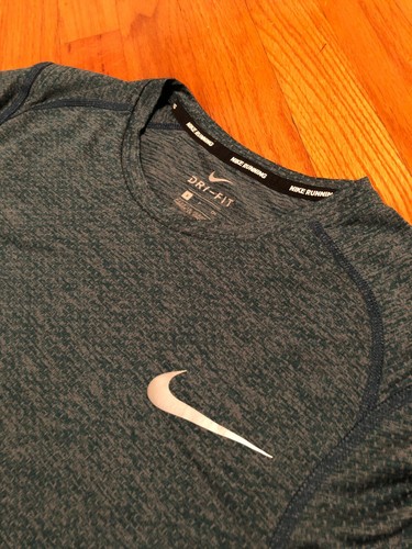 Camiseta Nike Running Para Hombre Dri-Fit Breathe Miler 834241 Verde Pequeña - Imagen 6 de 11