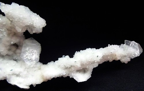 STUNNING APOPHYLLITE CRYSTALS ON CORAL CHALCEDONY FORMATION MATRIX MINERALS SPEC - Picture 7 of 7
