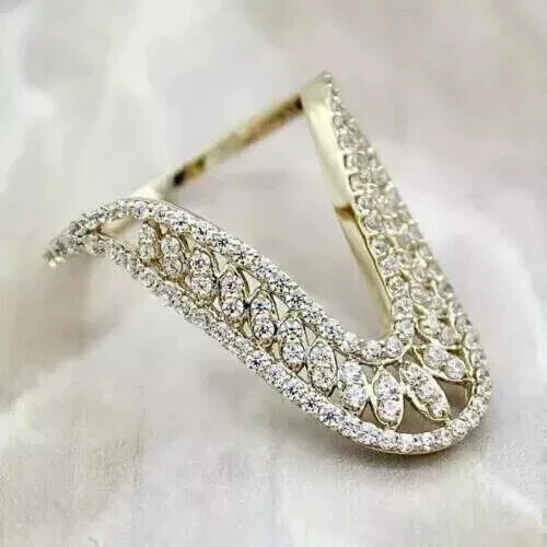 Anillo de compromiso ondulado de diamantes de corte redondo creado en laboratorio de 2,10 quilates enchapado en oro amarillo de 14 quilates - Imagen 2 de 6