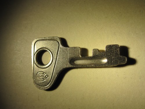 Lot 2 Sudhaus Keys S In Horseshoe Logo Luggage Suitcase Saddle Bags Other # 579 - Picture 1 of 2