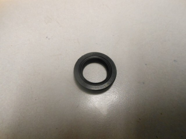 NOS Honda 15x24x5 Oil Seal 89-90 CH250 NX250 84-87 NQ50 91204-GK8