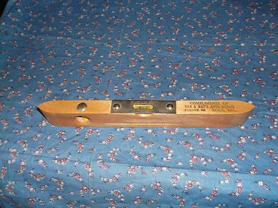 s. Old Wood Level Compliments Ben Ray's Auto Repair Boyd Wis Phone 59 9'' Long