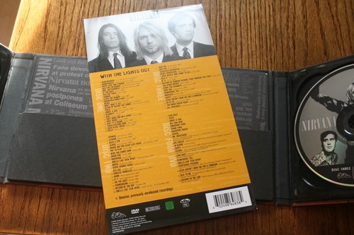 NIRVANA-" WITH THE LIGHTS OUT" 3xCD / DVD 1ST PRESS 2004 BOX SET - Bild 5 von 7