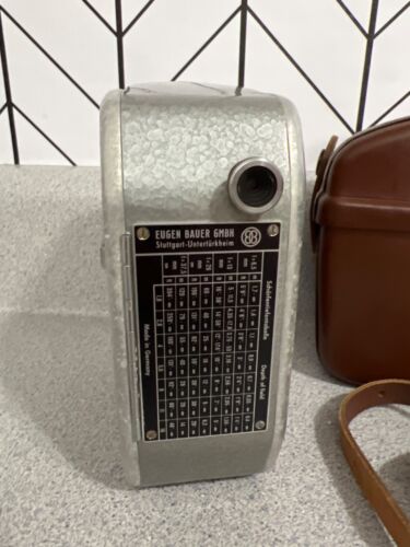 Eugen Bauer GMBH 88 Rare 8 mm Handheld Camera with Leather Case - Picture 4 of 9