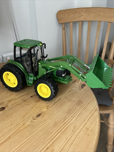 Britains ERTL John Deere Plastic Toy Tractor With Sound And Light