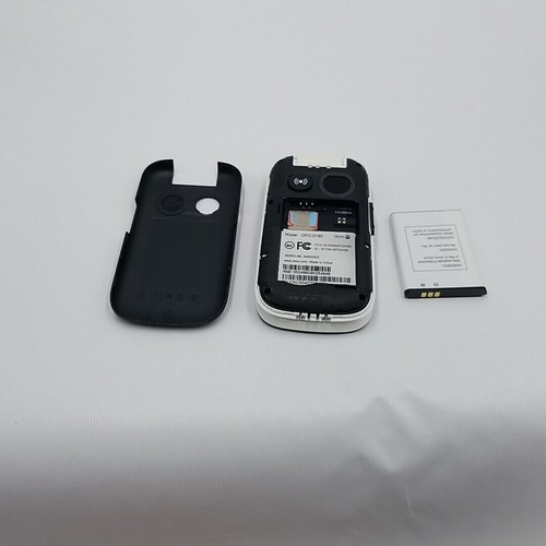 Doro 7050 (DFC-0180) White/Black Flip Phone (Consumer Cellular) == - Picture 18 of 24