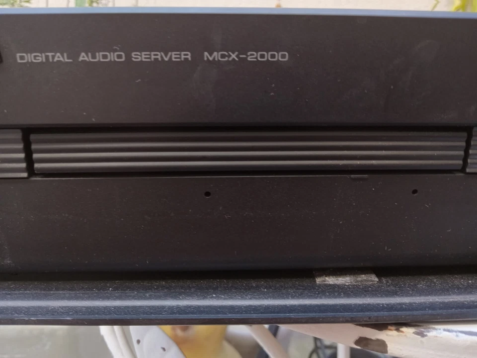 Separador de música digital Yamaha MusicCast MCX-2000 y terminal de audio MCX-A10 Foto 2 de 4