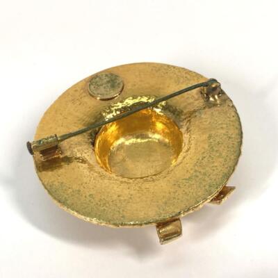 Chanel Authentic 5.0 cm Pin Brooch Straw Hat Shape Gold